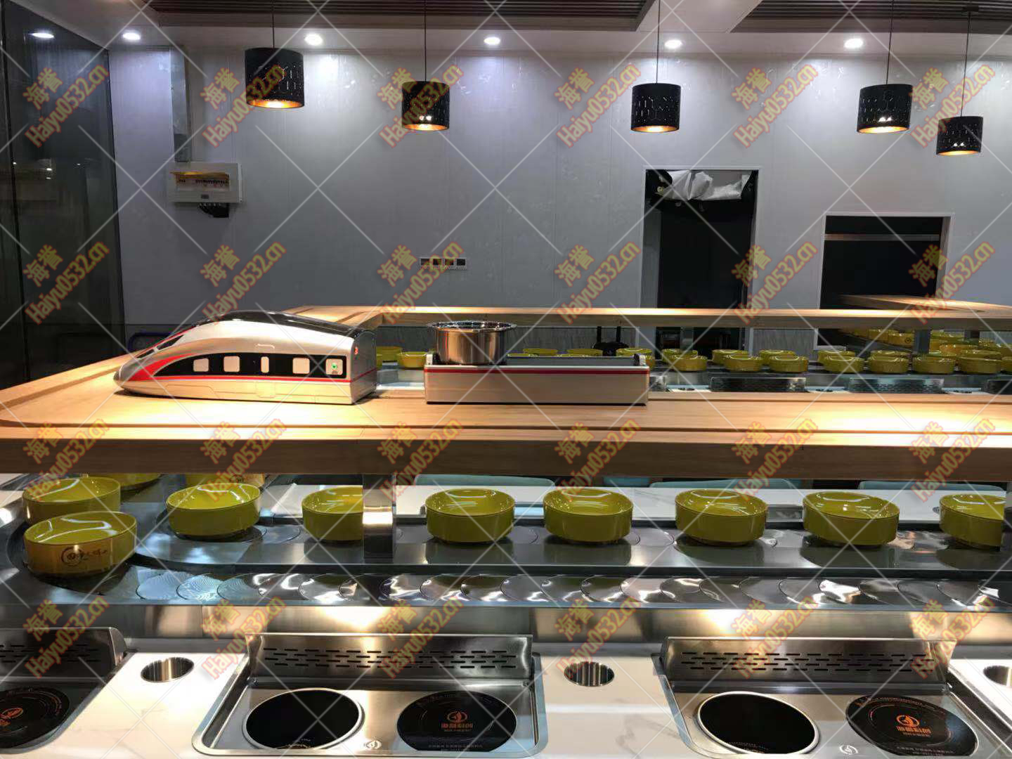 海譽(yù)科創(chuàng)智能送餐車回轉(zhuǎn)餐飲技術(shù)新高度
