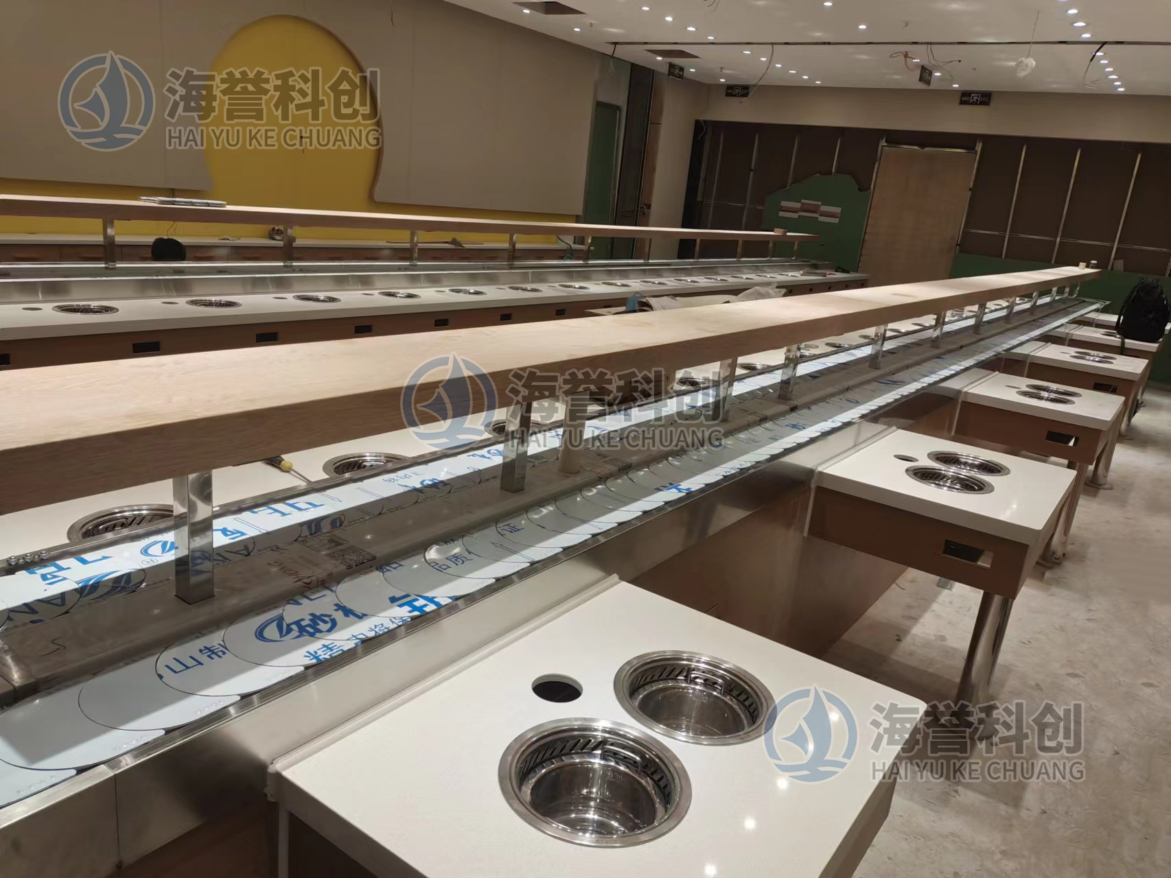 西安帶中島回轉(zhuǎn)小火鍋U型設備完成